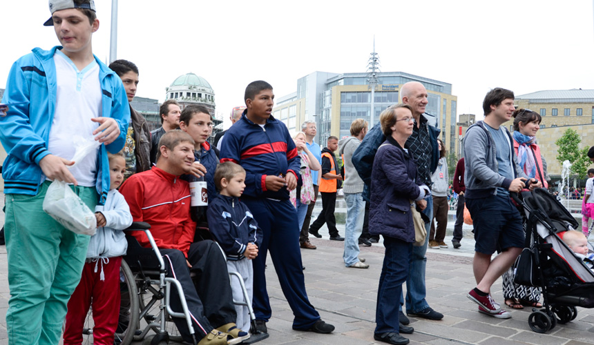 Picture of the audience watching the show