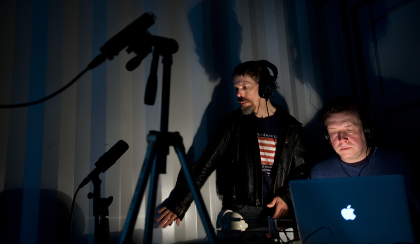 Picture of Jez in shipping container with Si McGrath