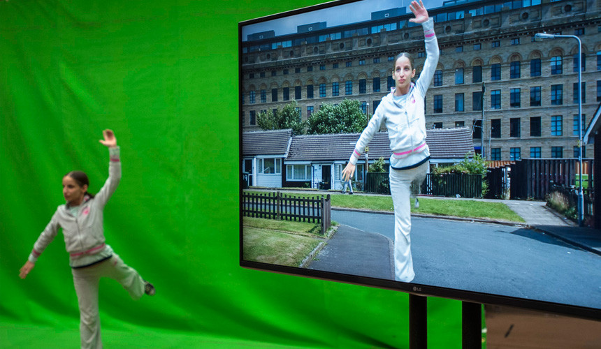 Lorraine Brown in CONTAINED. Photo ©Tim Smith 2015